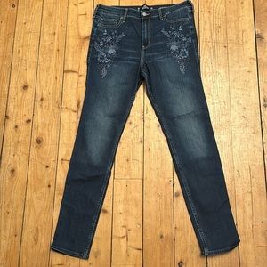 Hollister high rise super skinny jeans 11/regular